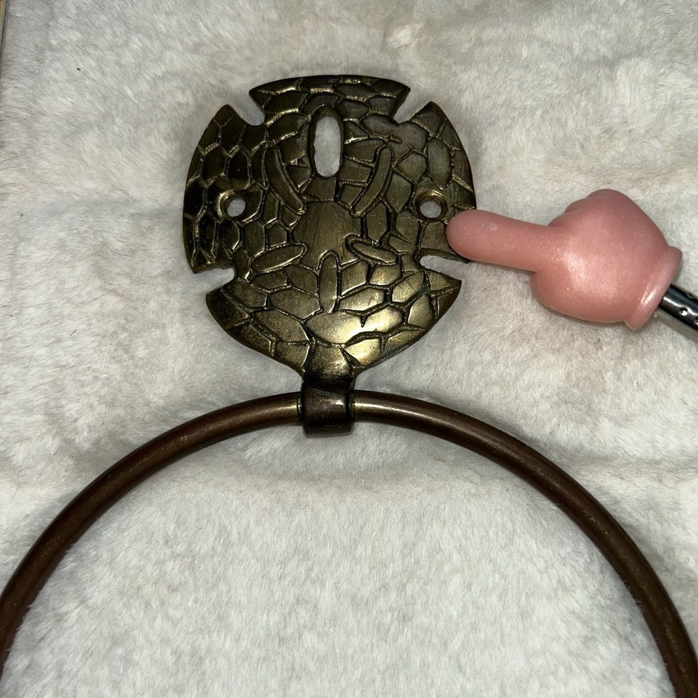 Vintage Brass Shell Sand Dollar Towel Ring 80s 90s Beach Bathroom - Picture 5 of 5